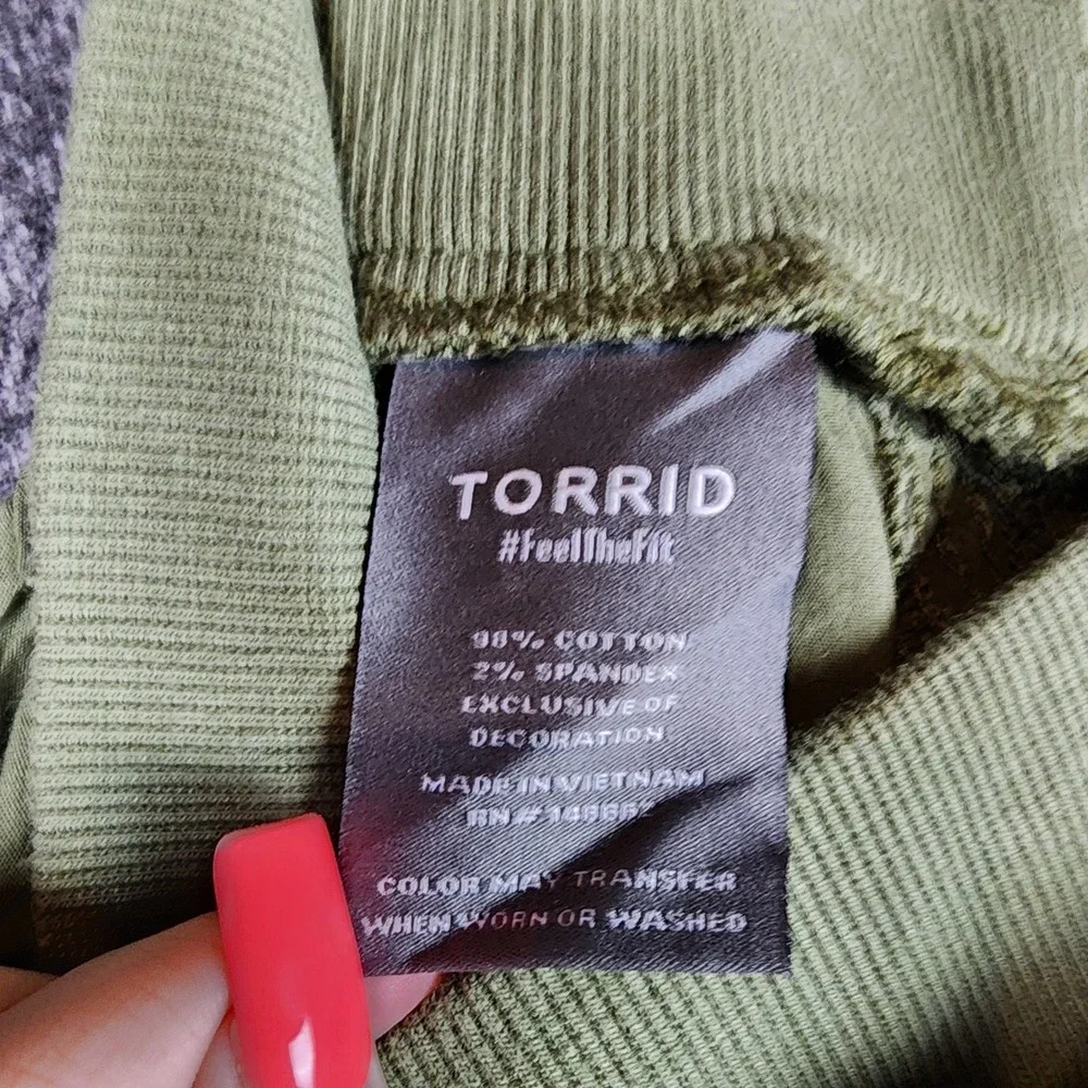 Torrid Shorts Womens 18 Feel The Fit Olive Green Cargo Utility Cinch EUC